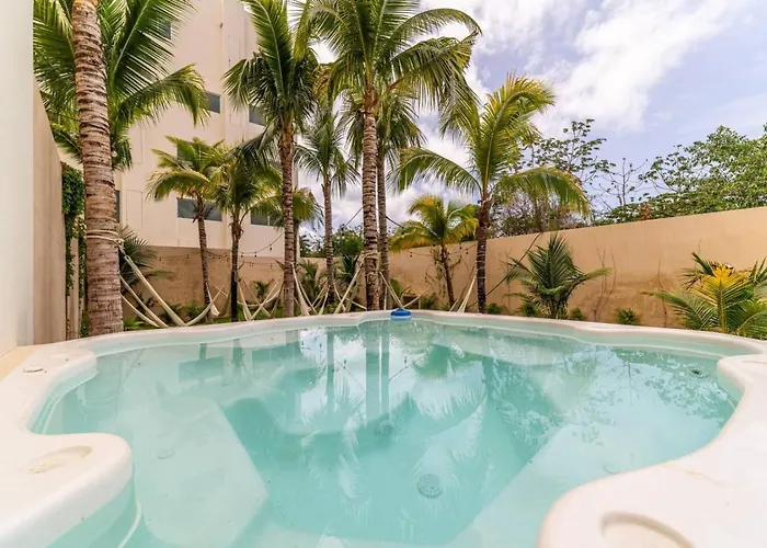 Stylish 2 Bedroom With Balcony, Rooftop Pool, Hottub * Playa del Carmen