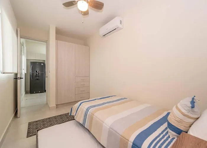Stylish 2 Bedroom With Balcony, Rooftop Pool, Hottub Holiday home Playa del Carmen
