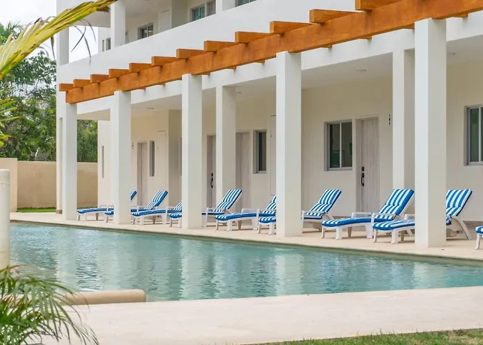 Stylish 2 Bedroom With Balcony, Rooftop Pool, Hottub Playa del Carmen