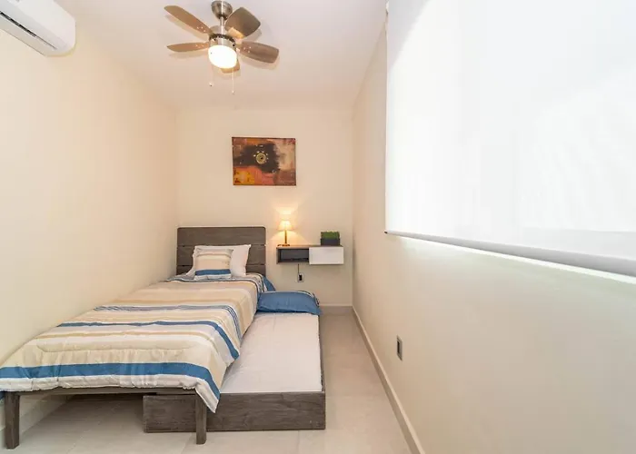 Stylish 2 Bedroom With Balcony, Rooftop Pool, Hottub Holiday home