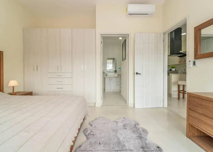 Holiday home Stylish 2 Bedroom With Balcony, Rooftop Pool, Hottub