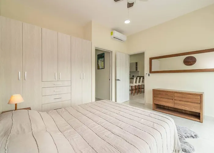 Stylish 2 Bedroom With Balcony, Rooftop Pool, Hottub Holiday home Playa del Carmen