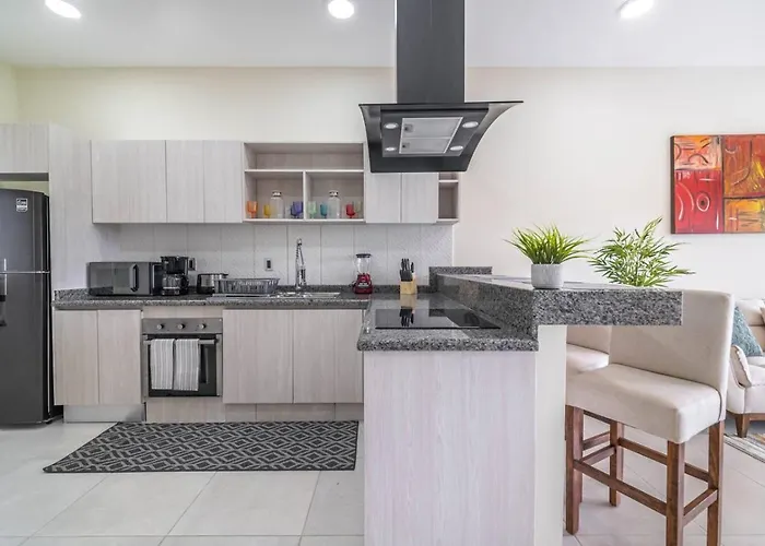 Holiday home Stylish 2 Bedroom With Balcony, Rooftop Pool, Hottub